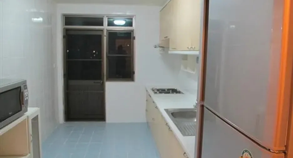 Condo en alquiler de 3 habitaciones en Watthana, Bangkok