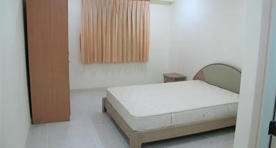 Condo en alquiler de 3 habitaciones en Watthana, Bangkok