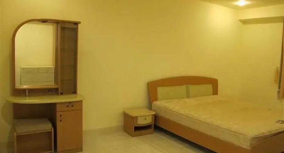 Condo en alquiler de 3 habitaciones en Watthana, Bangkok