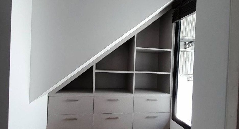 Reihenhaus zur Miete mit 3 Zimmer in Khlong Toei, Bangkok