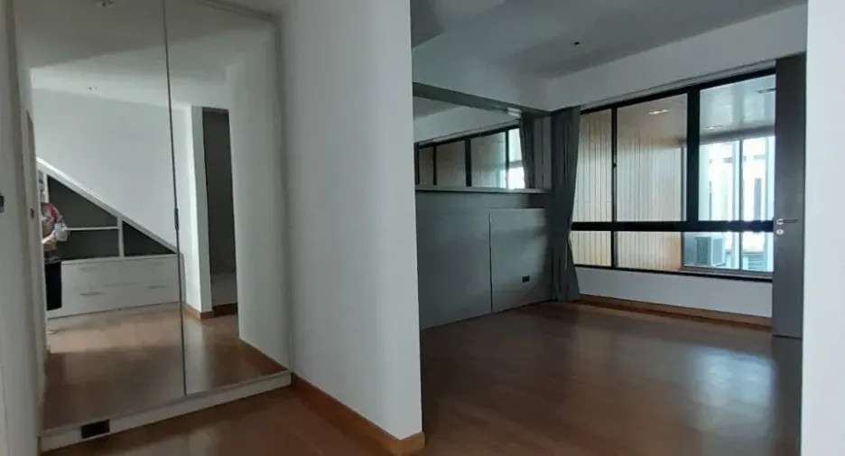 Reihenhaus zur Miete mit 3 Zimmer in Khlong Toei, Bangkok