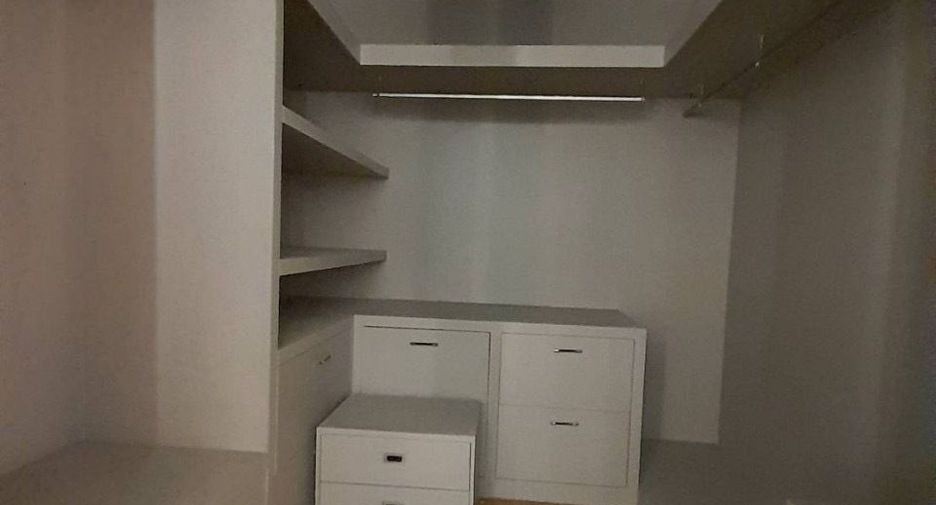 Reihenhaus zur Miete mit 3 Zimmer in Khlong Toei, Bangkok