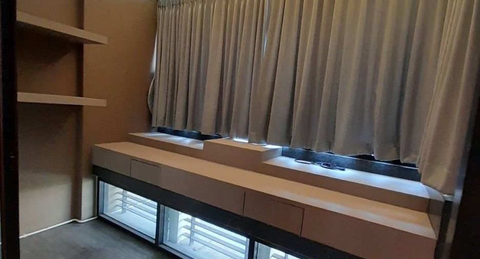 Reihenhaus zur Miete mit 3 Zimmer in Khlong Toei, Bangkok