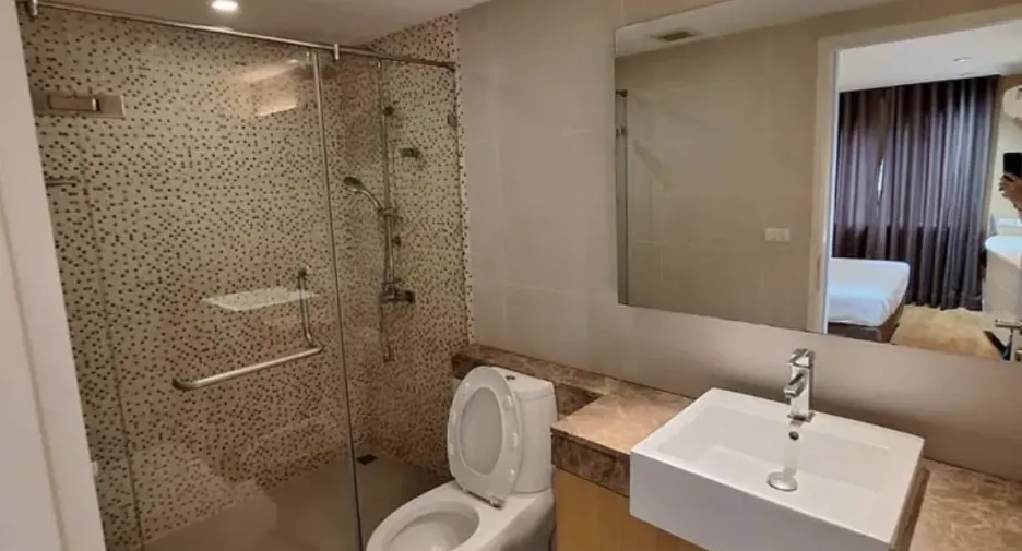 Condo en alquiler de 3 habitaciones en Watthana, Bangkok