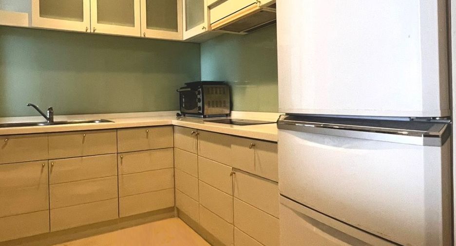 For rent 1 bed condo in Sathon, Bangkok