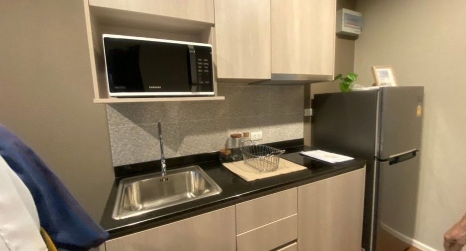 Wohnung zur Miete mit 1 Zimmer in Huai Khwang, Bangkok