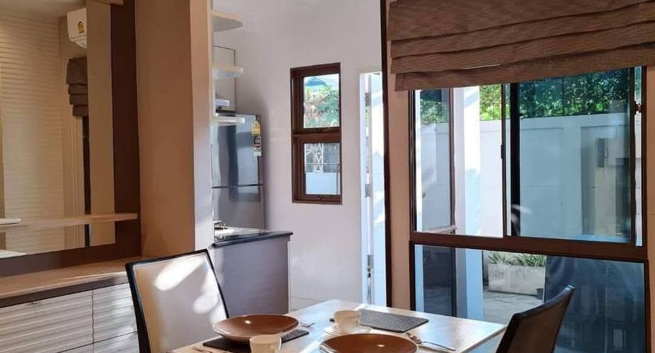 Reihenhaus zur Miete mit 3 Zimmer in Phra Khanong, Bangkok