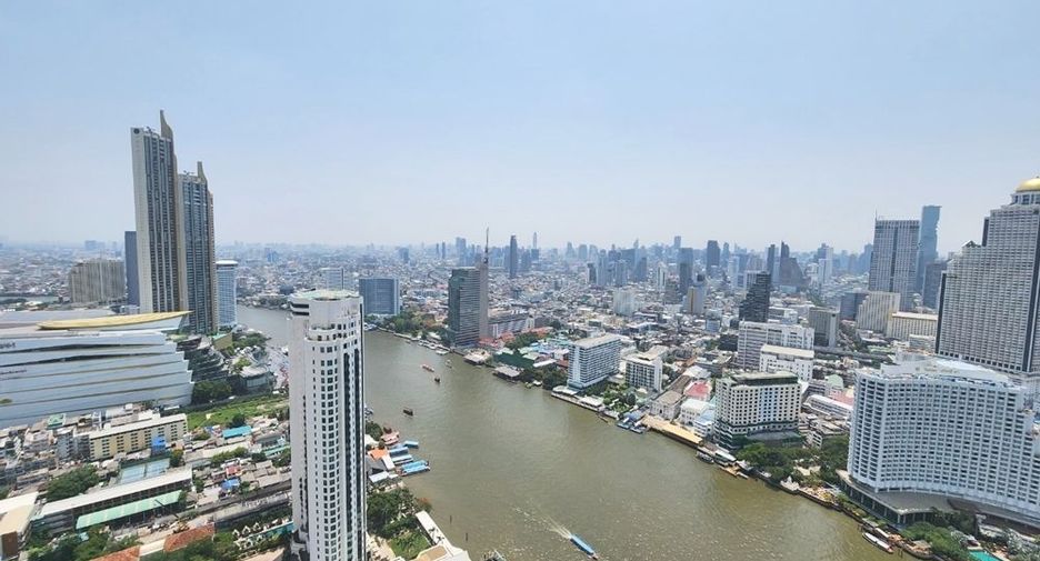 For rent 3 bedrooms condo in Sathon, Bangkok