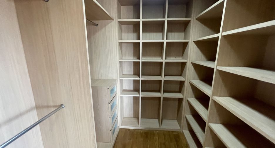 For rent 3 bedrooms condo in Watthana, Bangkok