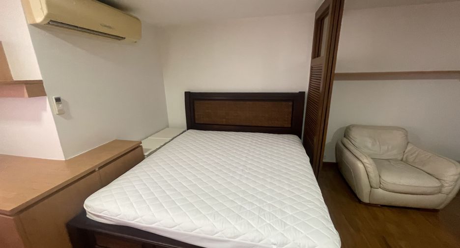 For rent 3 bedrooms condo in Watthana, Bangkok