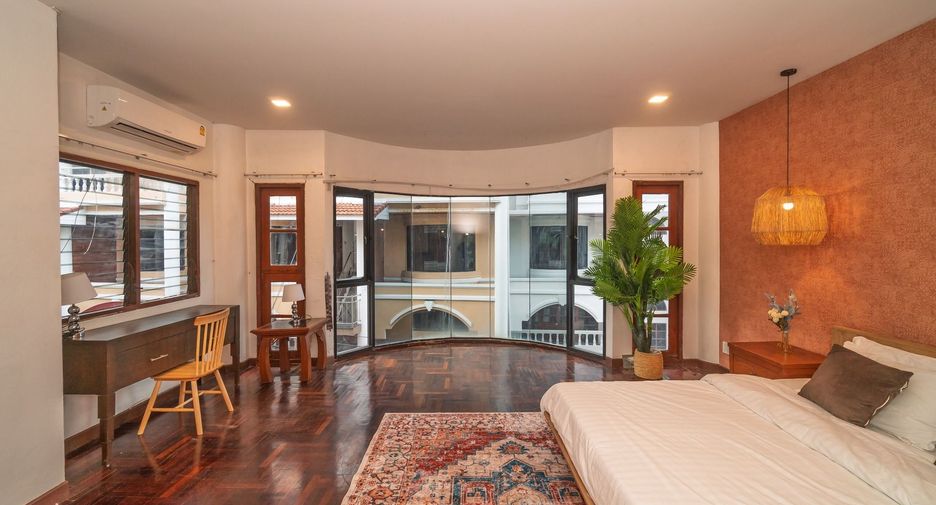 Casa en alquiler de 5 habitaciones en Watthana, Bangkok