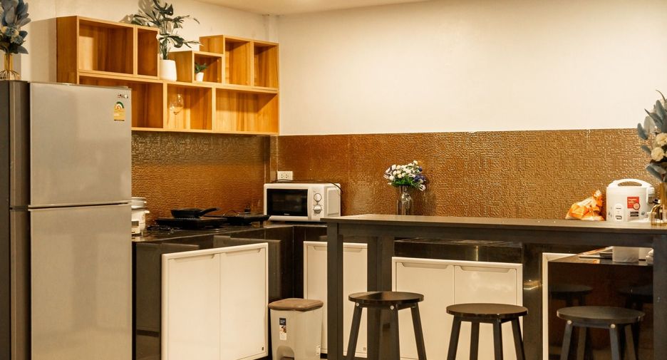 Casa en alquiler de 5 habitaciones en Watthana, Bangkok