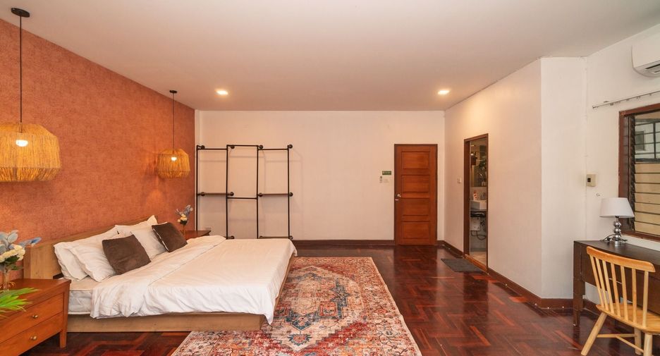 Casa en alquiler de 5 habitaciones en Watthana, Bangkok