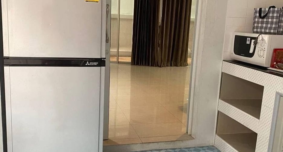 出租 3 卧室 独立屋 在 Phra Khanong, 曼谷