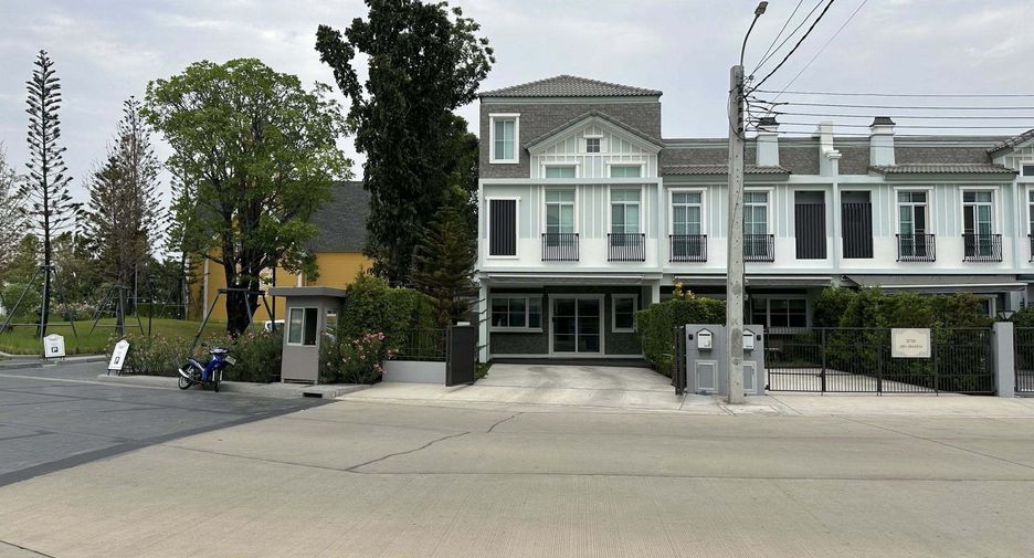 For rent 3 bedrooms townhouse in Prawet, Bangkok