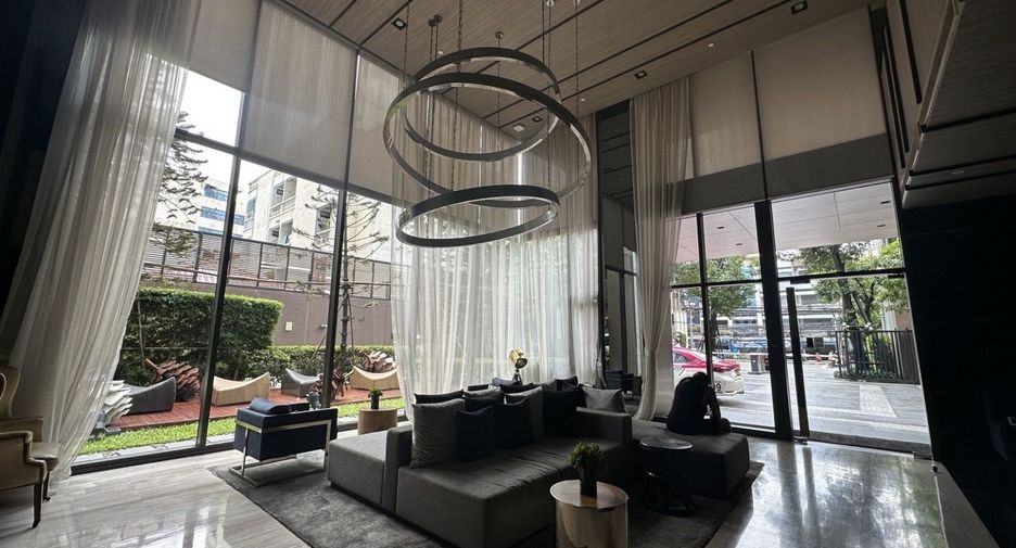For rent studio condo in Khlong Toei, Bangkok