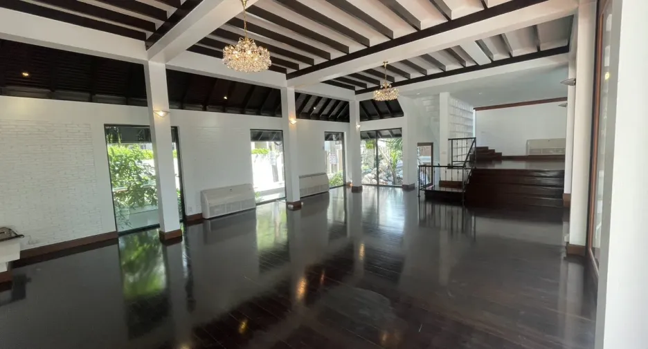 Villa en alquiler de 4 habitaciones en Khlong Toei, Bangkok