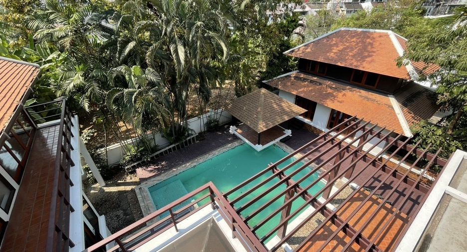 Villa en alquiler de 4 habitaciones en Khlong Toei, Bangkok