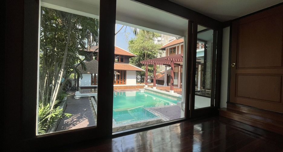 Villa en alquiler de 4 habitaciones en Khlong Toei, Bangkok