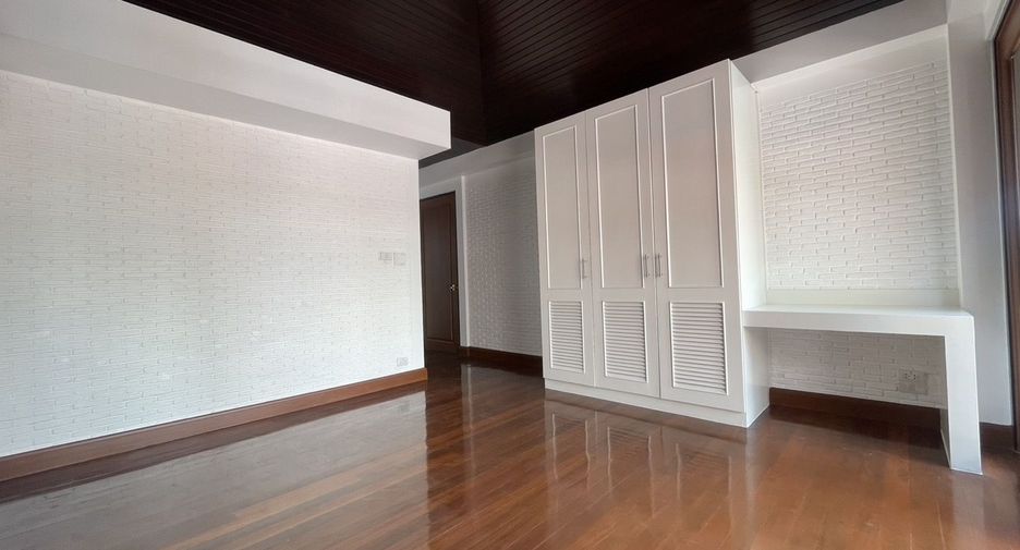 Villa en alquiler de 4 habitaciones en Khlong Toei, Bangkok