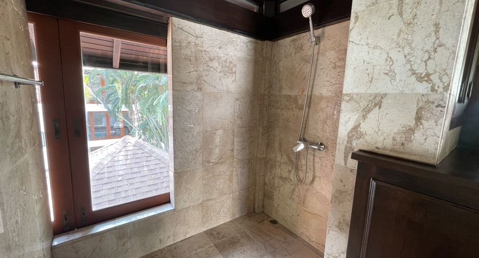 Villa en alquiler de 4 habitaciones en Khlong Toei, Bangkok
