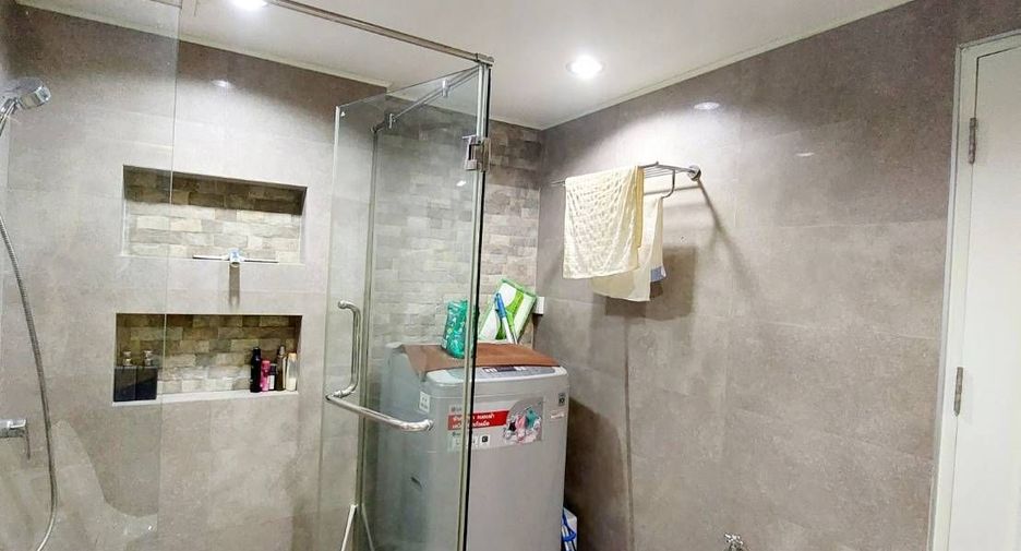 For rent 1 bed condo in Bang Rak, Bangkok