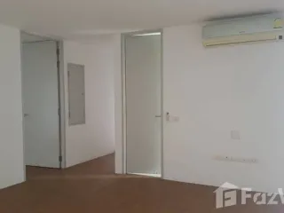 Аренда 1 кровать таунхаус в Пхра Кханонг, Бангкок