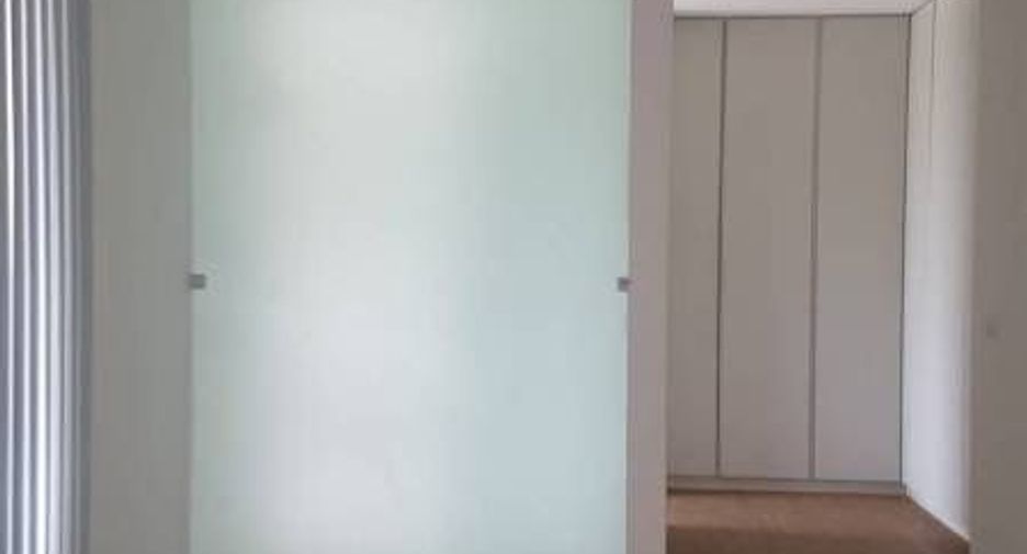 For rent 1 bed townhouse in Phra Khanong, Bangkok