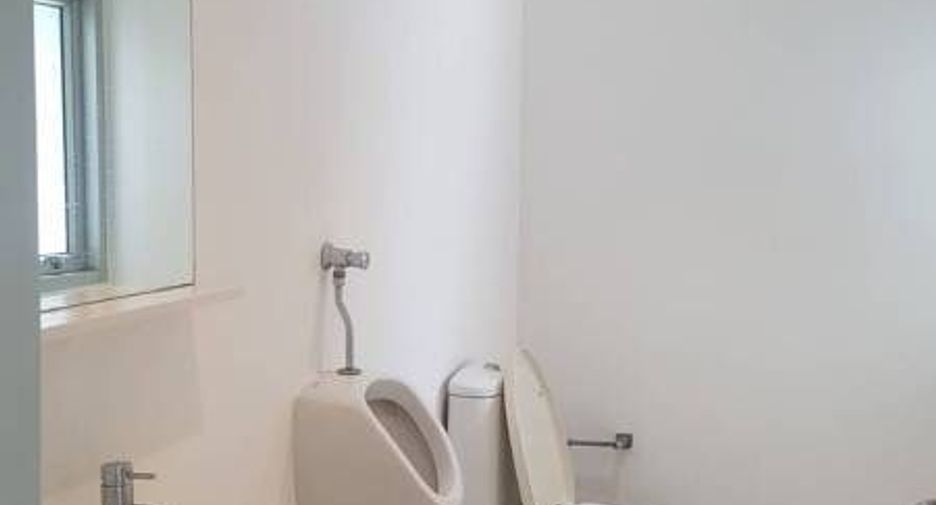 For rent 1 bed townhouse in Phra Khanong, Bangkok