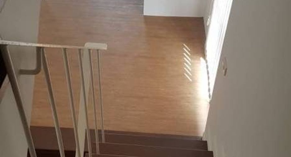 For rent 1 bed townhouse in Phra Khanong, Bangkok