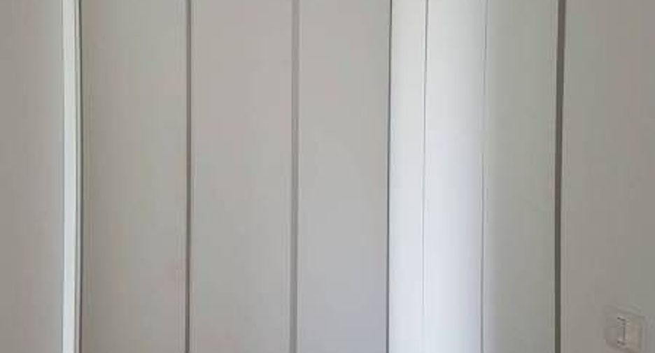 For rent 1 bed townhouse in Phra Khanong, Bangkok