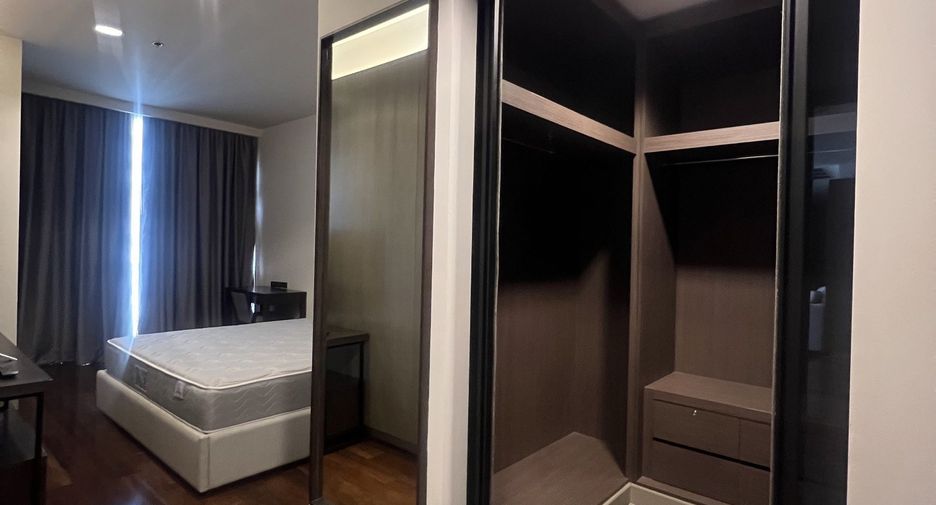 For rent 4 ベッドルーム apartment in Khlong Toei, Bangkok