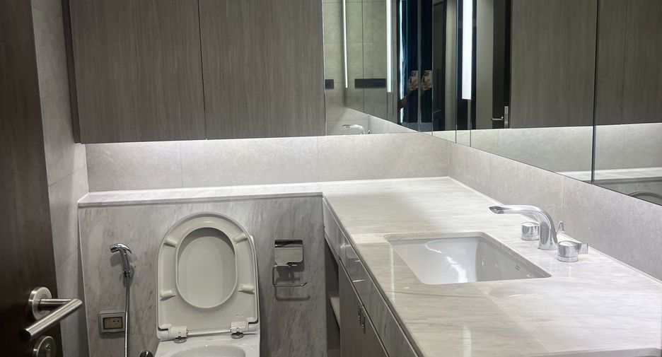 For rent 4 ベッドルーム apartment in Khlong Toei, Bangkok