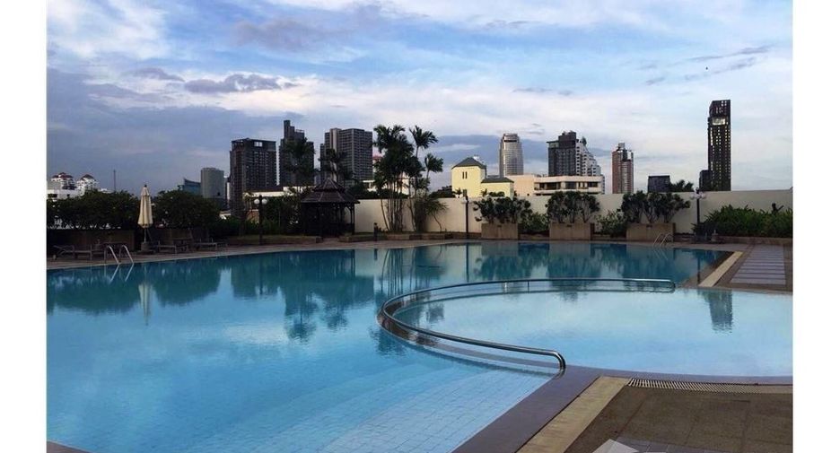 For rent 4 bedrooms condo in Khlong Toei, Bangkok