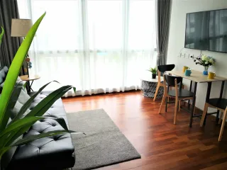 Wohnung zur Miete mit 2 Zimmer in Pathum Wan, Bangkok