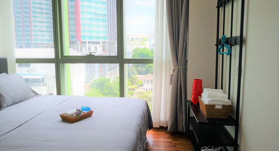 For rent 2 bedrooms condo in Pathum Wan, Bangkok
