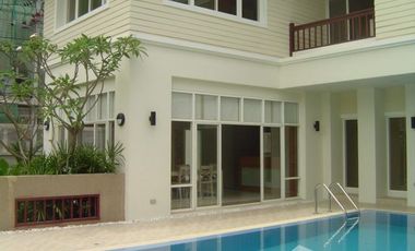 Casa en alquiler de 4 habitaciones en Khlong Toei, Bangkok