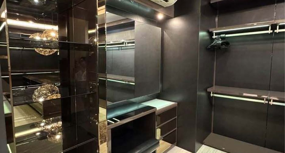 For rent 3 ベッドルーム condo in Khlong Toei, Bangkok