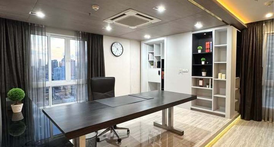For rent 3 ベッドルーム condo in Khlong Toei, Bangkok