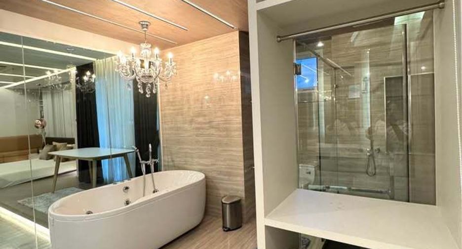 For rent 3 ベッドルーム condo in Khlong Toei, Bangkok