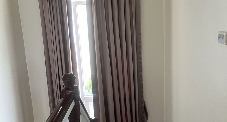 Haus zur Miete mit 3 Zimmer in Lat Krabang, Bangkok