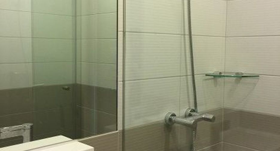 Wohnung zur Miete mit Studio in Bang Rak, Bangkok