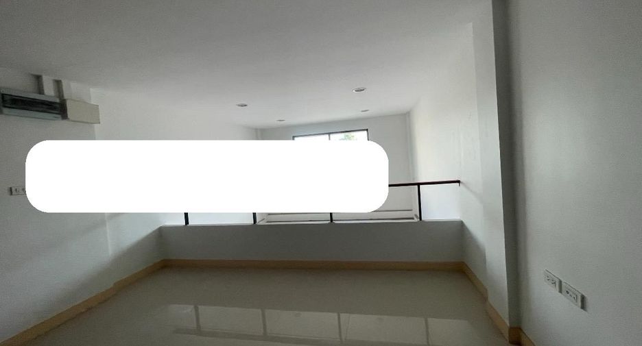 For rent 3 bedrooms townhouse in Mueang Samut Prakan, Samut Prakan