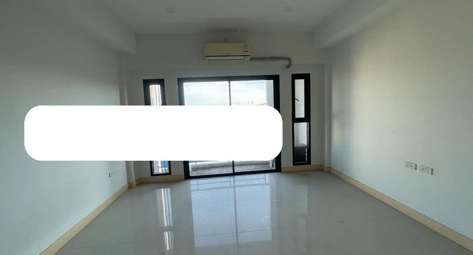 For rent 3 bedrooms townhouse in Mueang Samut Prakan, Samut Prakan