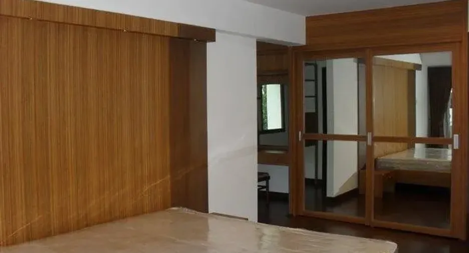 Wohnung zur Miete mit 3 Zimmer in Khlong Toei, Bangkok