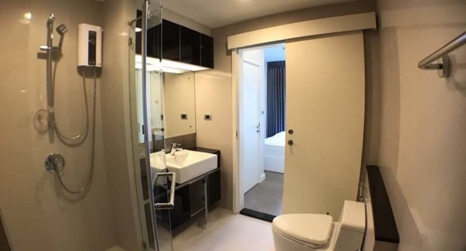 For rent 2 bedrooms condo in Khlong Toei, Bangkok