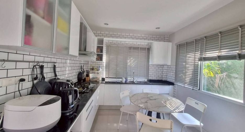 For rent 3 bedrooms house in Sai Mai, Bangkok