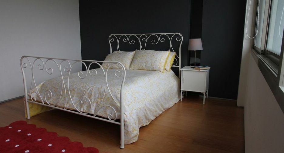 For rent 3 bedrooms condo in Khlong Toei, Bangkok