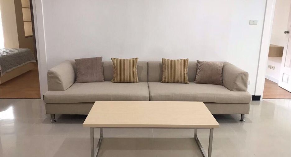 For rent 2 bedrooms apartment in Khlong Toei, Bangkok