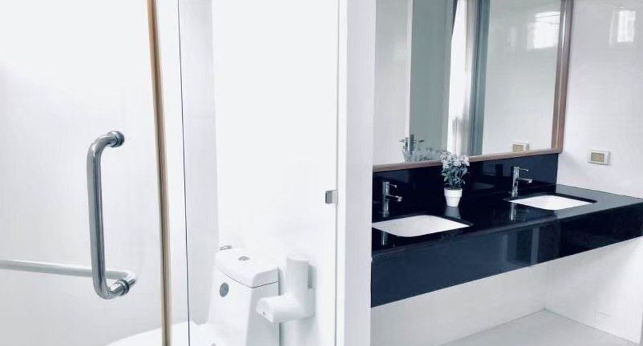 For rent 3 bedrooms condo in Khlong Toei, Bangkok